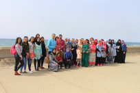 بالصور: مجموعة من النساء والفتيات من قرية طرعان في زيارة لمدينة يافا 